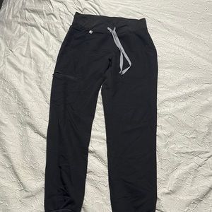 Black Zamora figs jogger